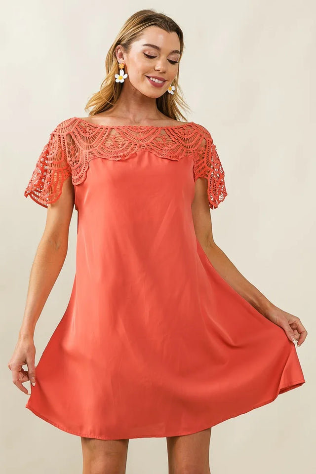 Bibi Crochet Lace Yoke Detailed Wrinkled Dress.