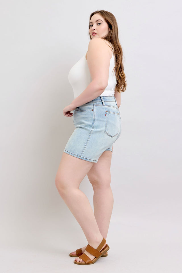 Plus size 2-button denim shorts with pockets.