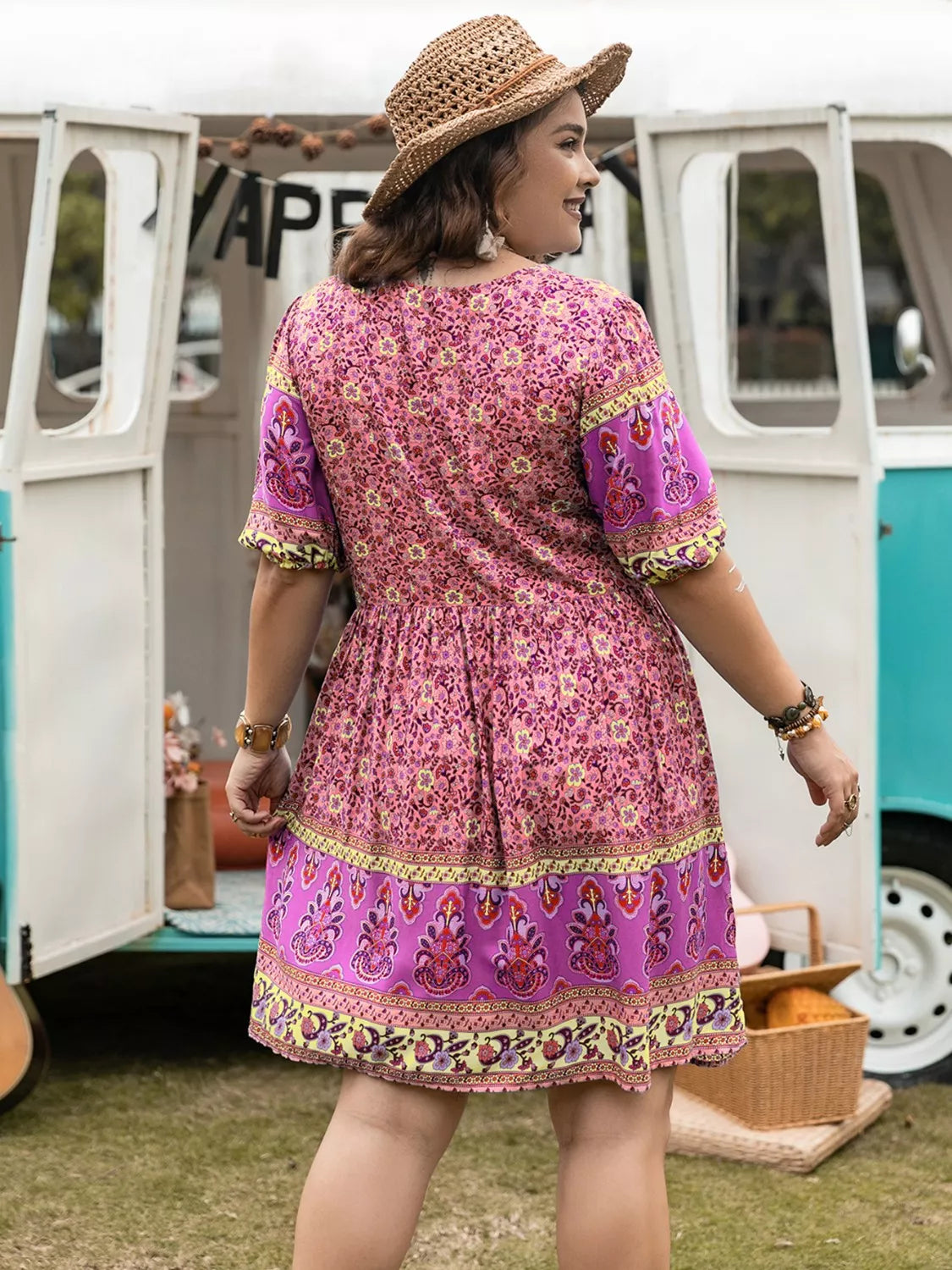 Plus Size Lace Patchwork Short Sleeve Maxi Dress with Tied Waist.