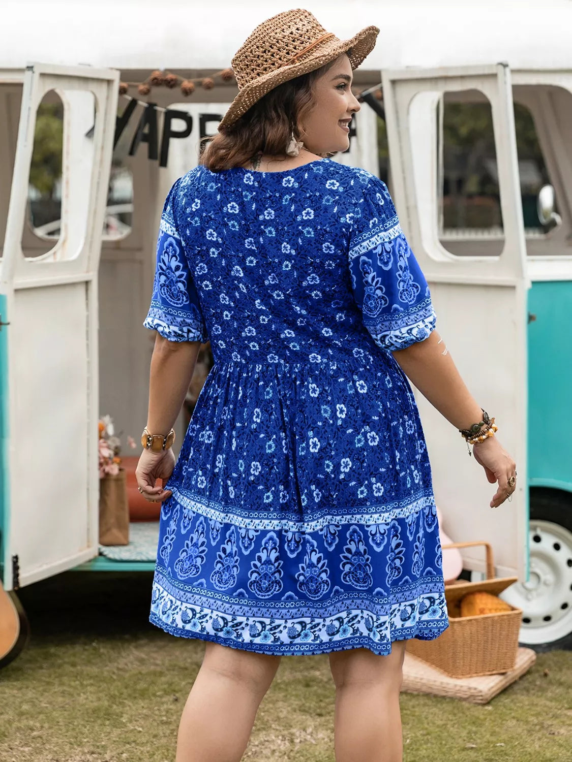 Plus Size Lace Patchwork Short Sleeve Maxi Dress with Tied Waist.