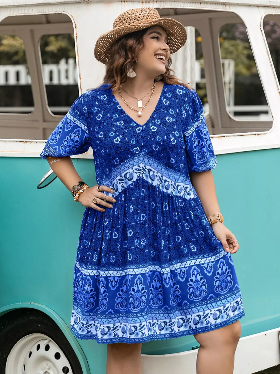 Plus Size Lace Patchwork Short Sleeve Maxi Dress with Tied Waist.