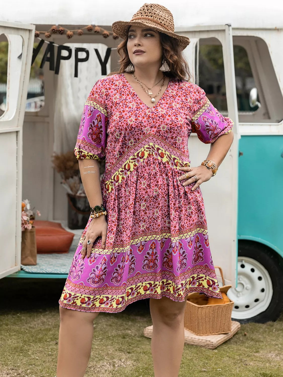Plus Size Lace Patchwork Short Sleeve Maxi Dress with Tied Waist.