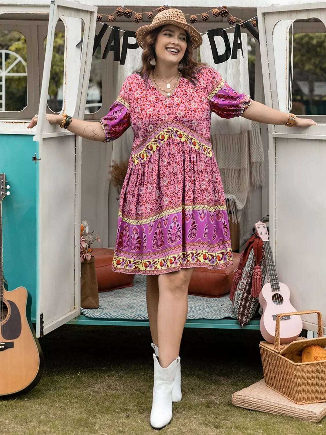 Plus Size Lace Patchwork Short Sleeve Maxi Dress with Tied Waist.