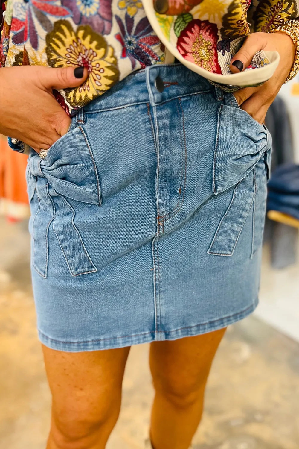 Acid Wash Bowknot Details High Waist Denim Skirt.