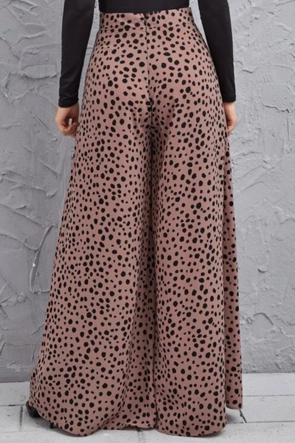 Animal print high-rise culottes with polka dot pattern.