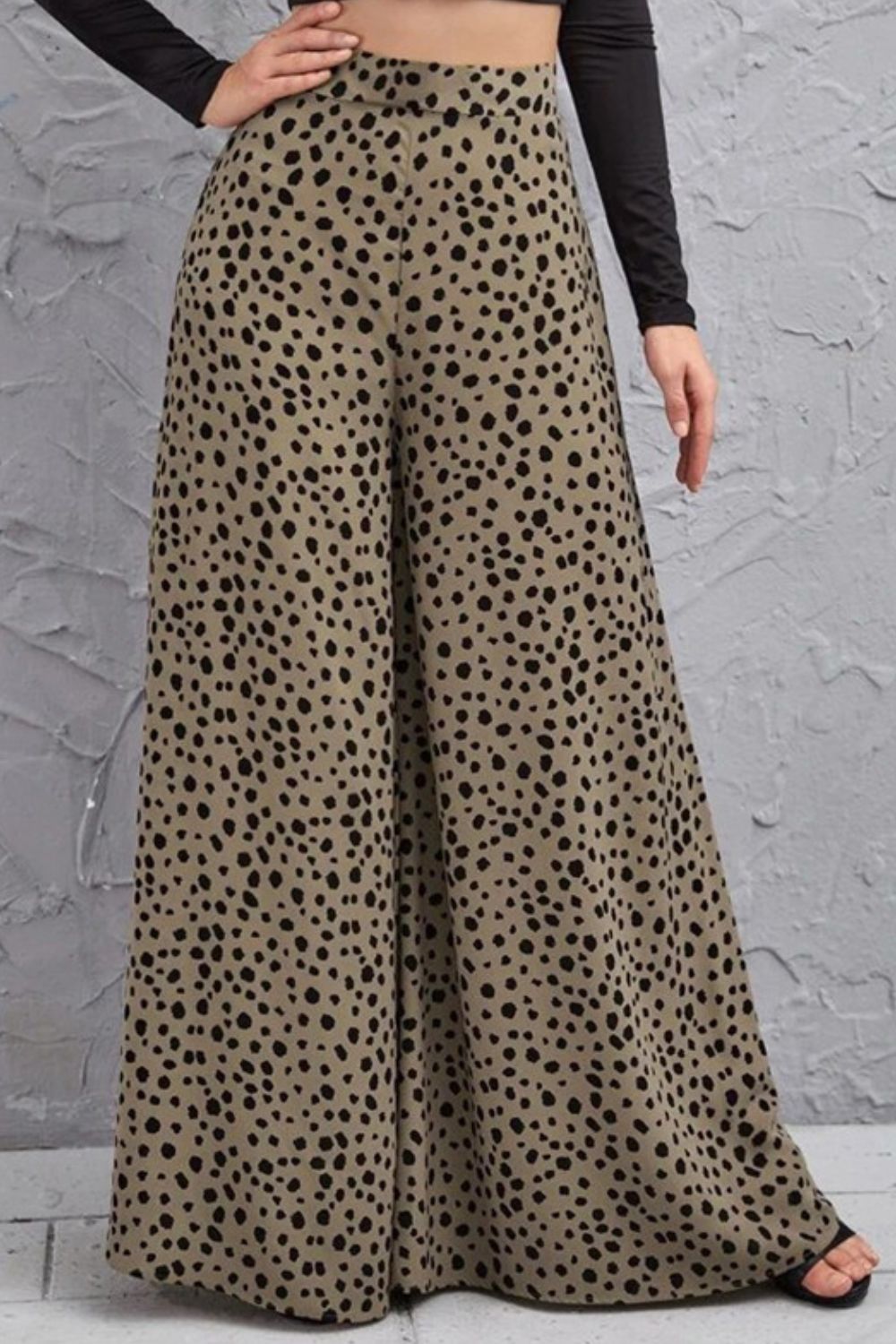 Animal print high-rise culottes with polka dot pattern.