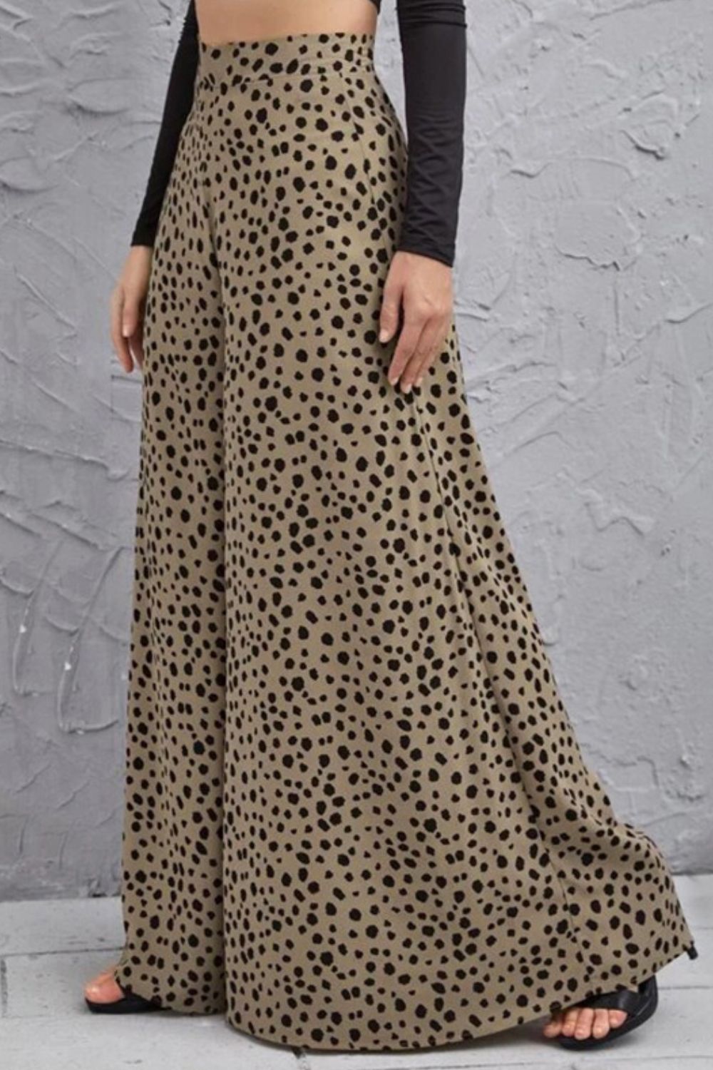 Animal print high-rise culottes with polka dot pattern.