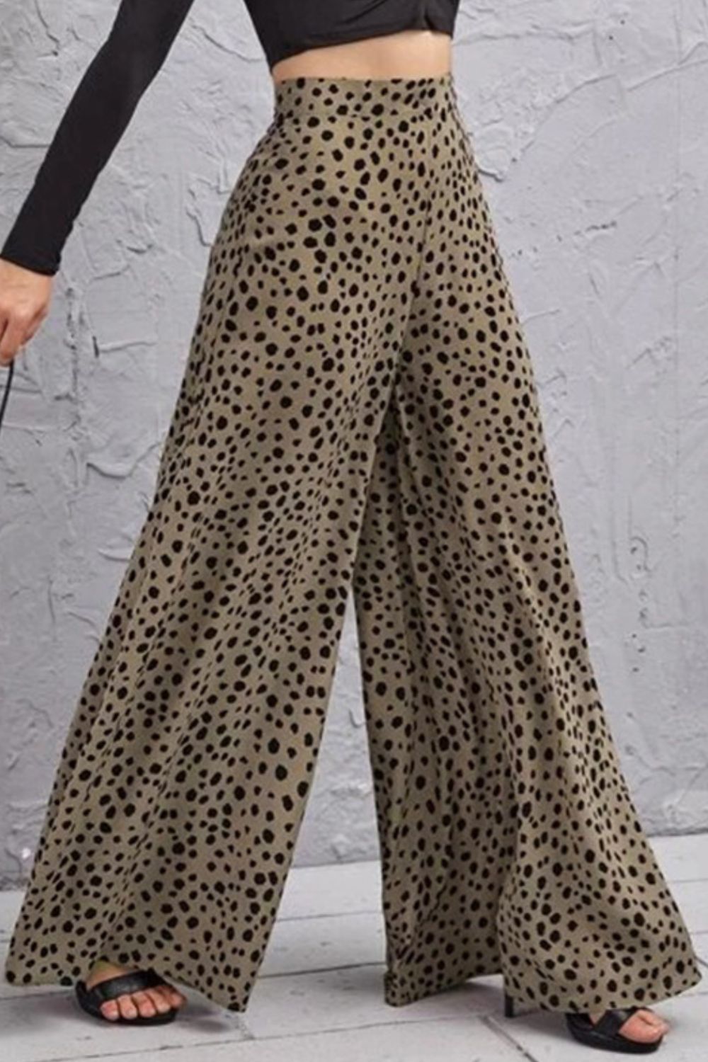 Animal print high-rise culottes with polka dot pattern.