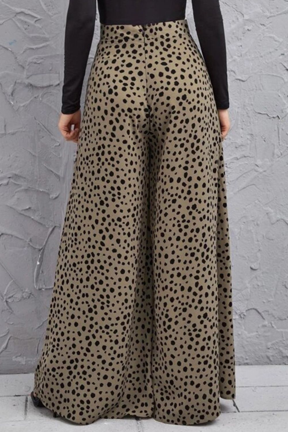 Animal print high-rise culottes with polka dot pattern.
