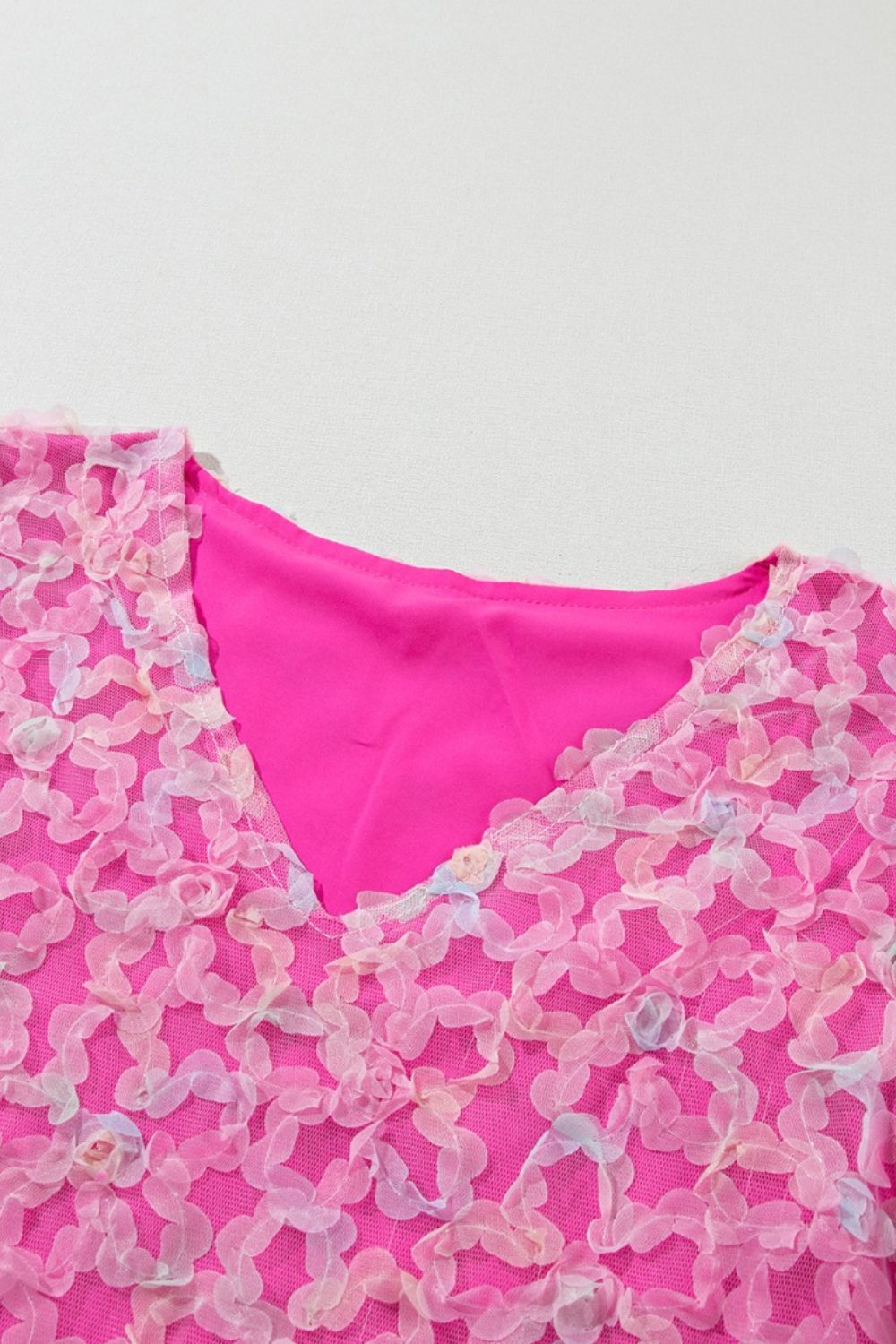 Bonbon flowery mesh short puff sleeve blouse.