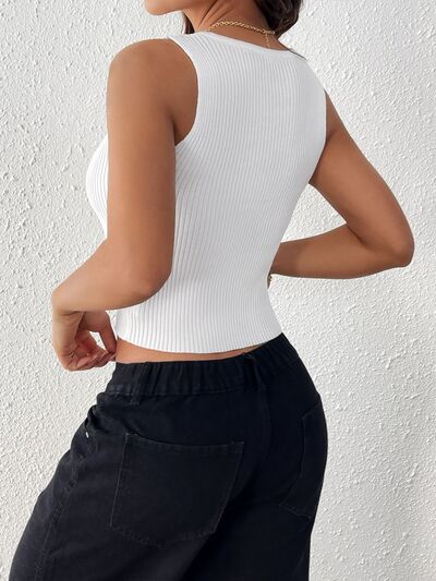 Round neck tank top with bow detail on the front.