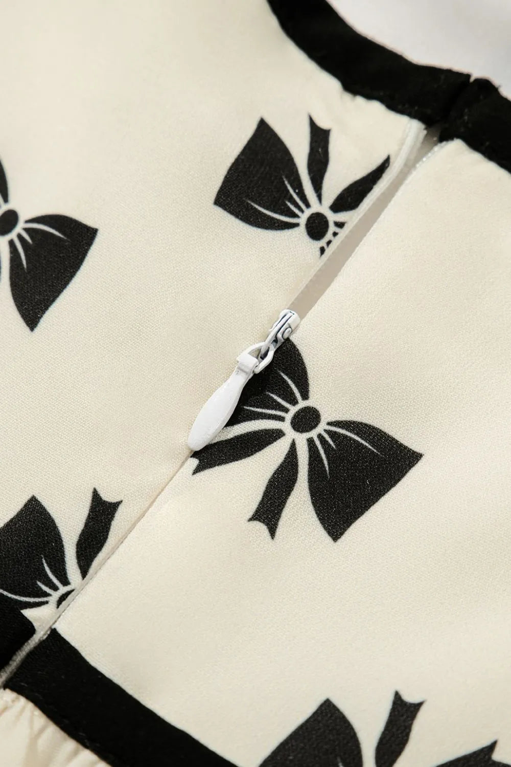 Bow Knot Color Contrast Trim Knotted Shoulder Mini Dress with Tied Detail.