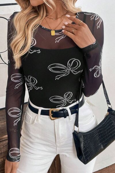 Bow round neck long sleeve top.