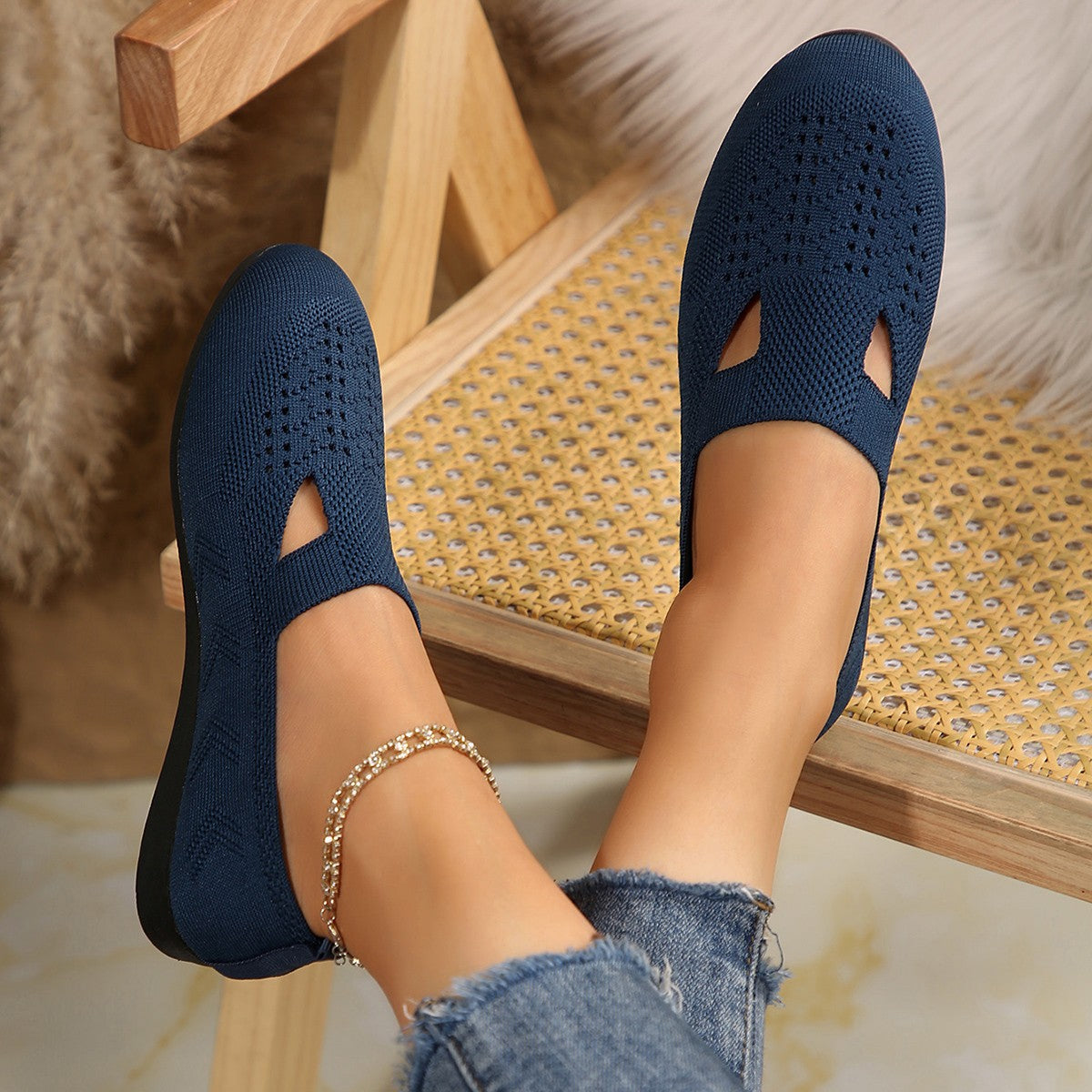Breathable Mesh Round Toe Flat Slip-Ons