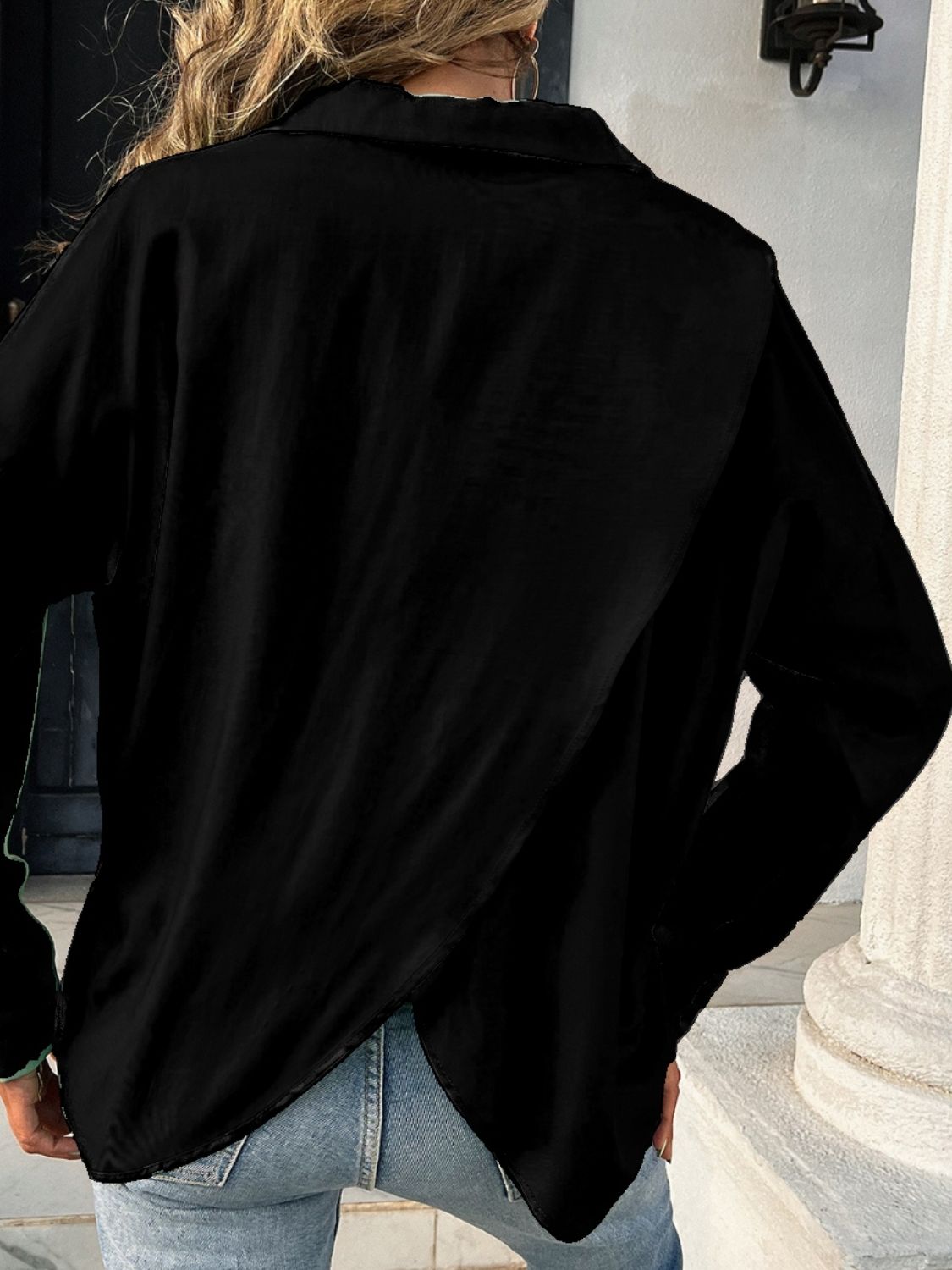 Button down collared neck long sleeve shirt with slit.