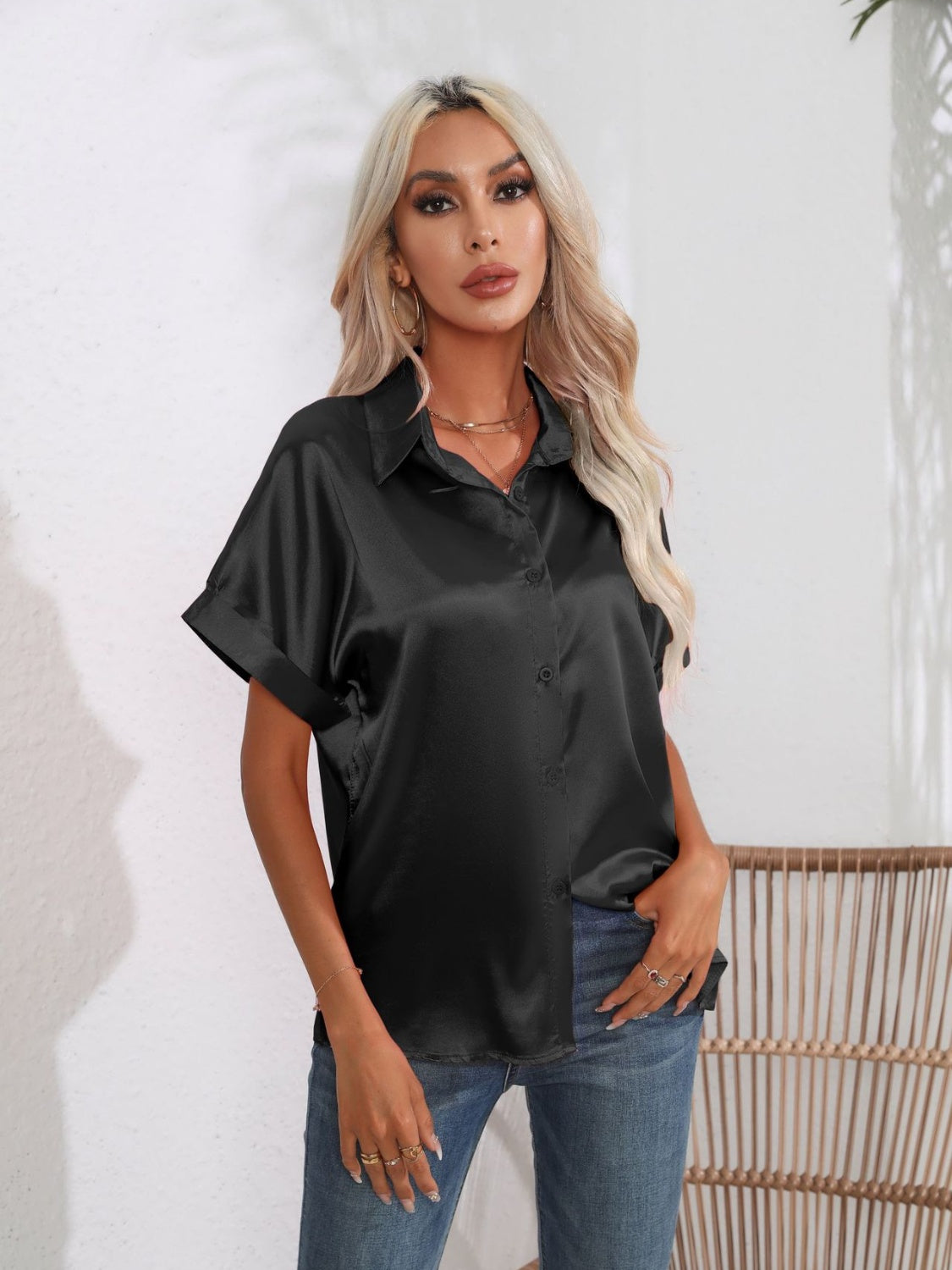 Button down collared neck short sleeve satin shirt.