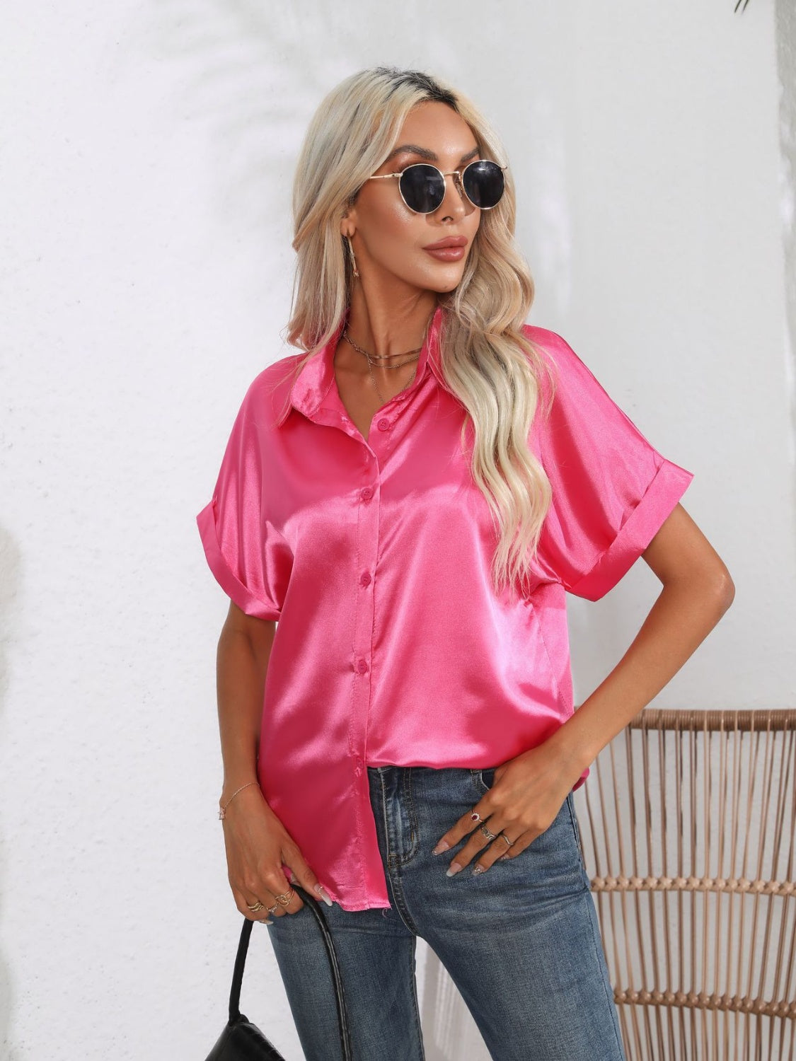 Button down collared neck short sleeve satin shirt.