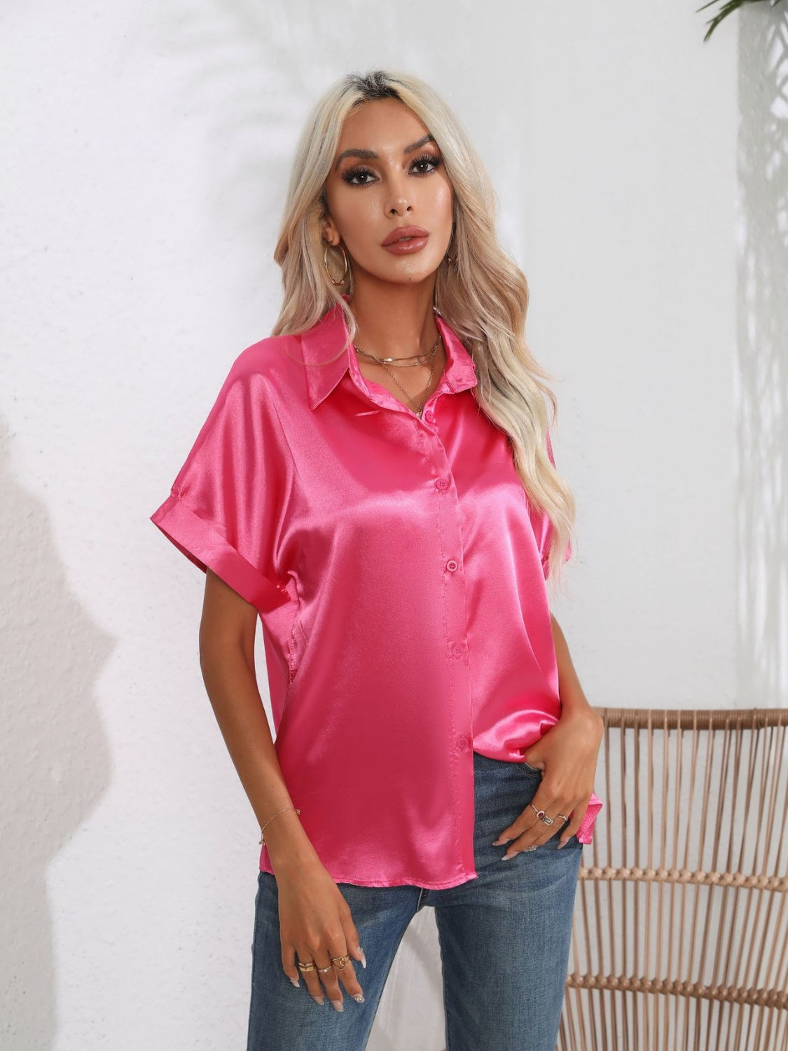 Button down collared neck short sleeve satin shirt.