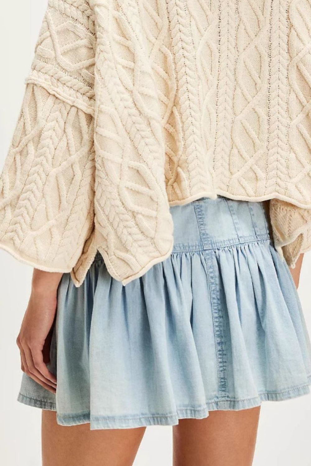 Buttoned Ruffled Mini Denim Skirt.