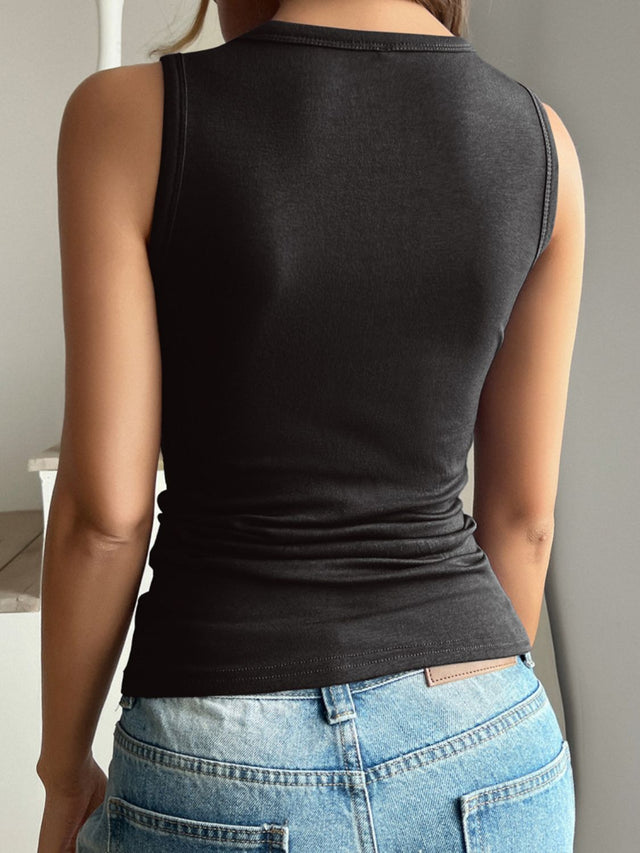 Buttoned square neck slim tank top.