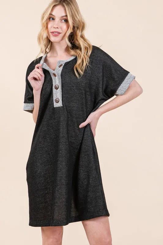Casual Contrast Trim Henley Dress.