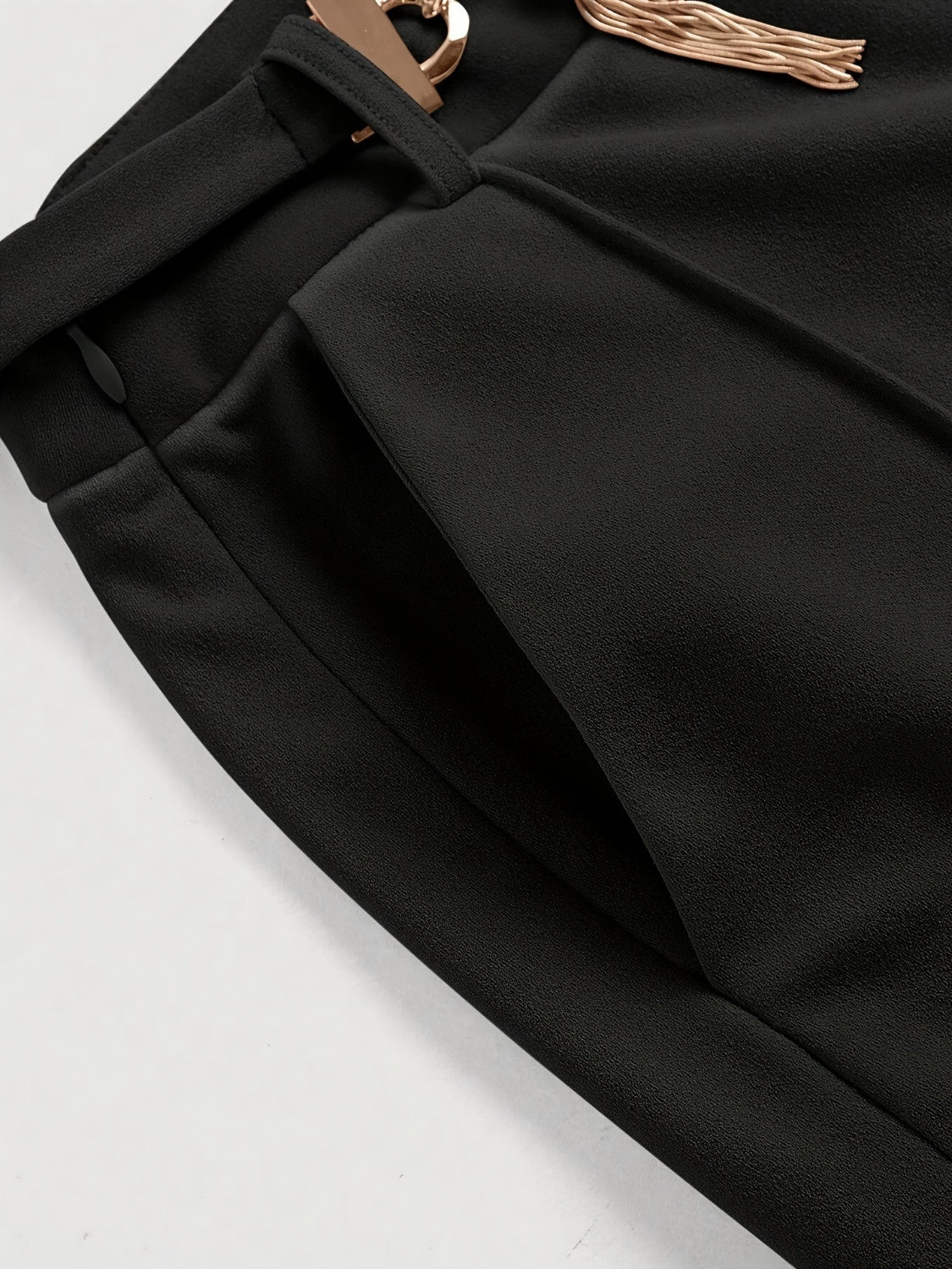 Chain detail high waist pants, opaque.