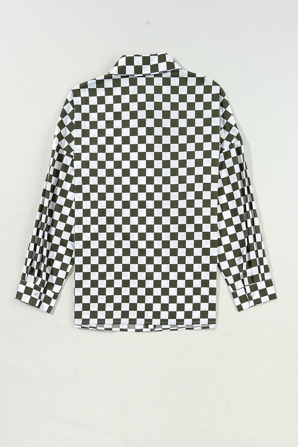 Checkered collared neck long sleeve shirt.
