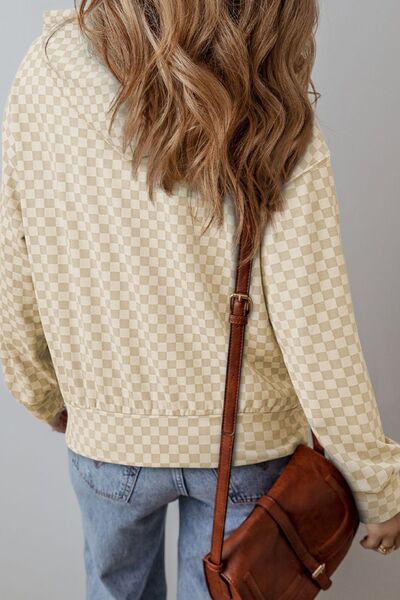 Checkered print kangaroo pocket drawstring hoodie.