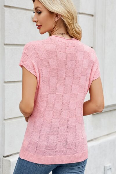 Checkered round neck short sleeve knit top with pockets.