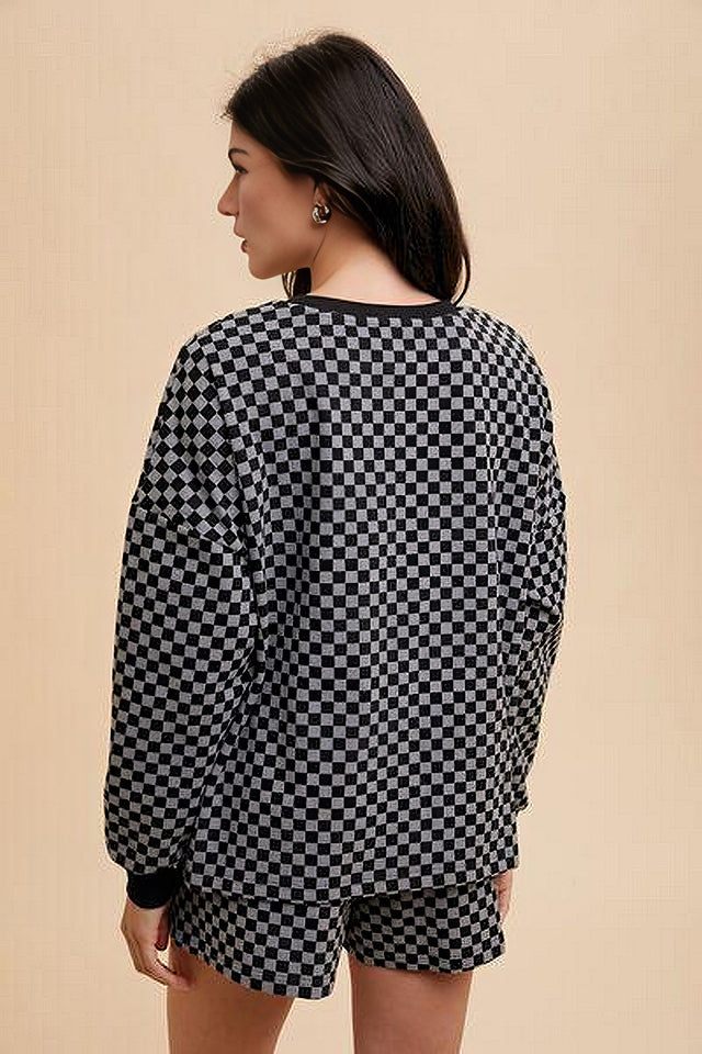 Women's checkered round neck top and drawstring shorts set with pockets