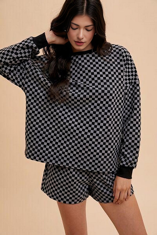 Women's checkered round neck top and drawstring shorts set with pockets