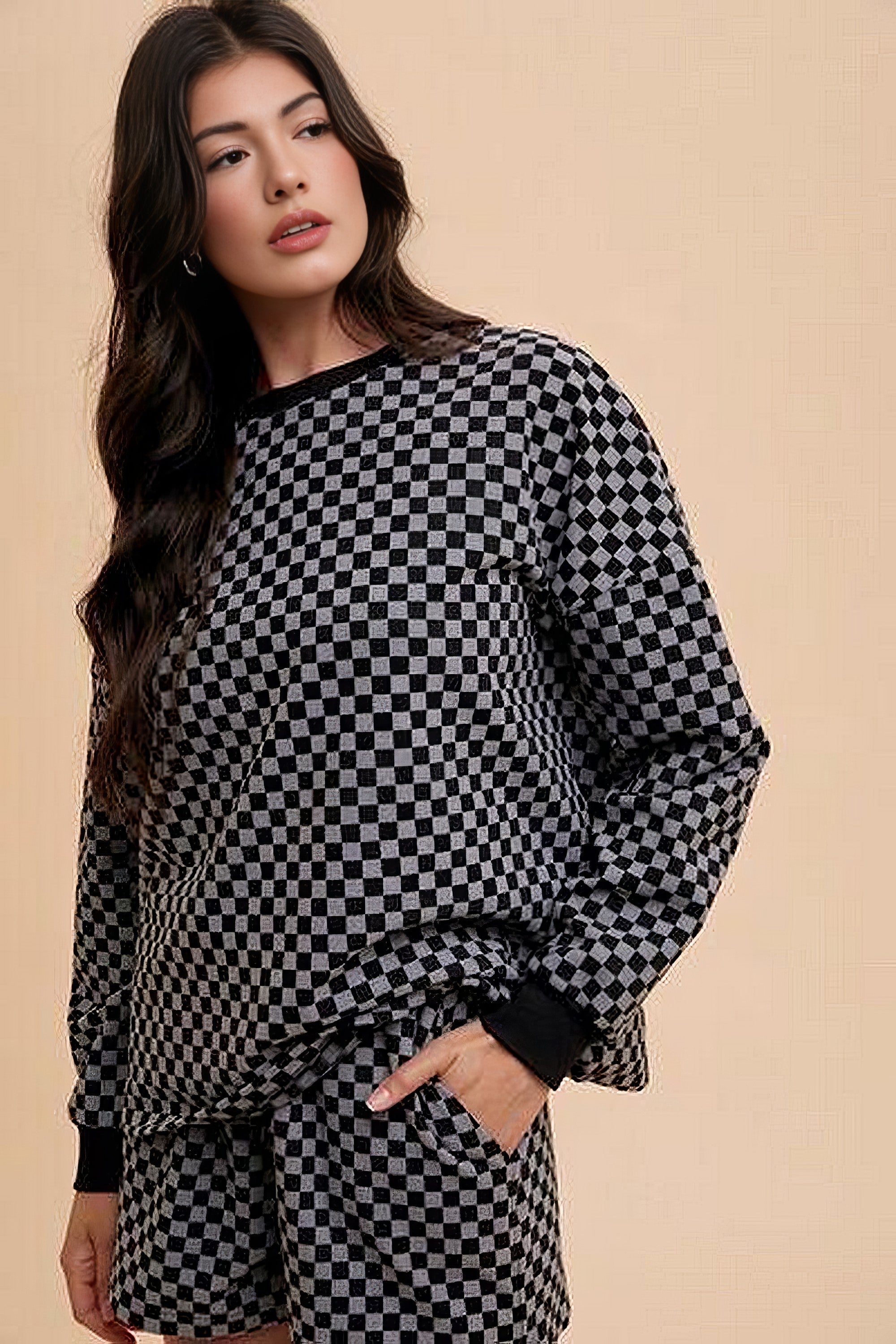 Women's checkered round neck top and drawstring shorts set with pockets