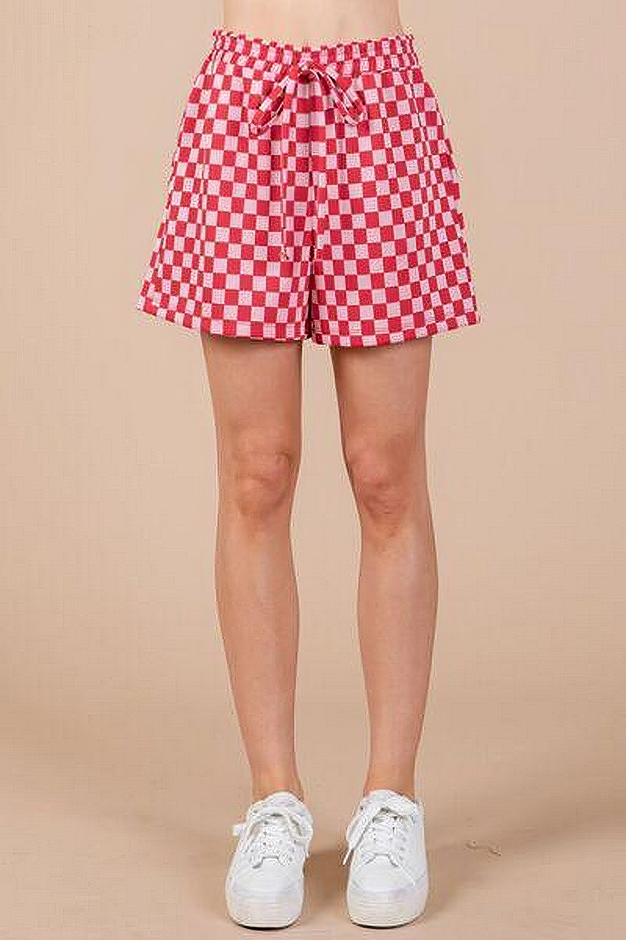 Women's checkered round neck top and shorts set with pockets and drawstring