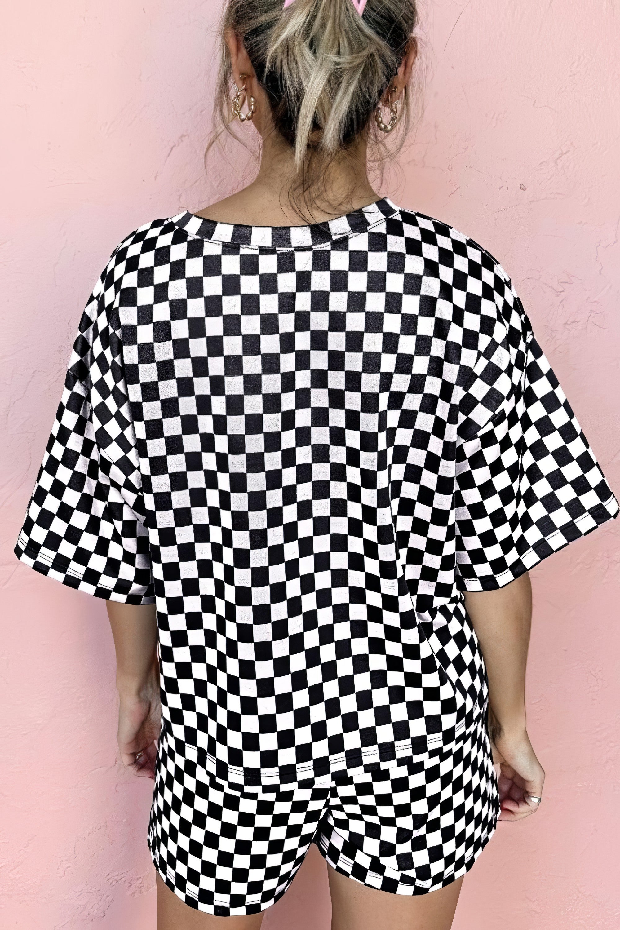 Women's checkered two-piece set with round neck top and drawstring shorts