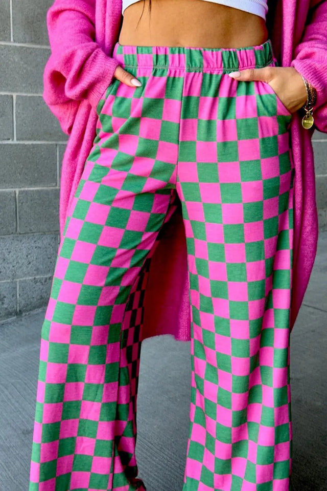 Checkered wide leg pants with pockets, opaque.