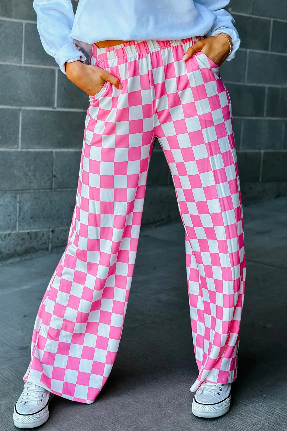 Checkered wide leg pants with pockets, opaque.