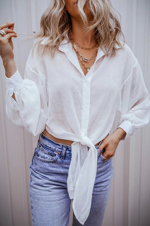 Collared neck long sleeve shirt.