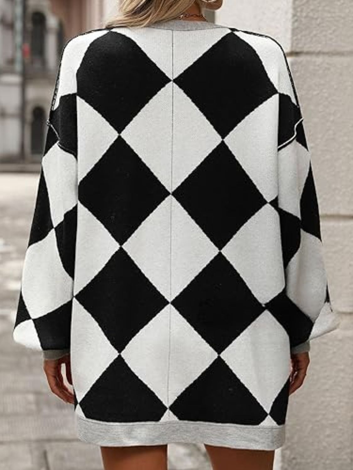 Color block button down long sleeve cardigan.
