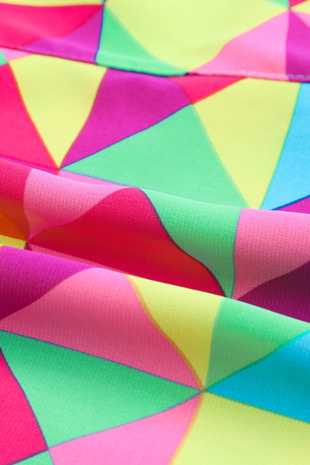 Color block elastic waist shorts.
