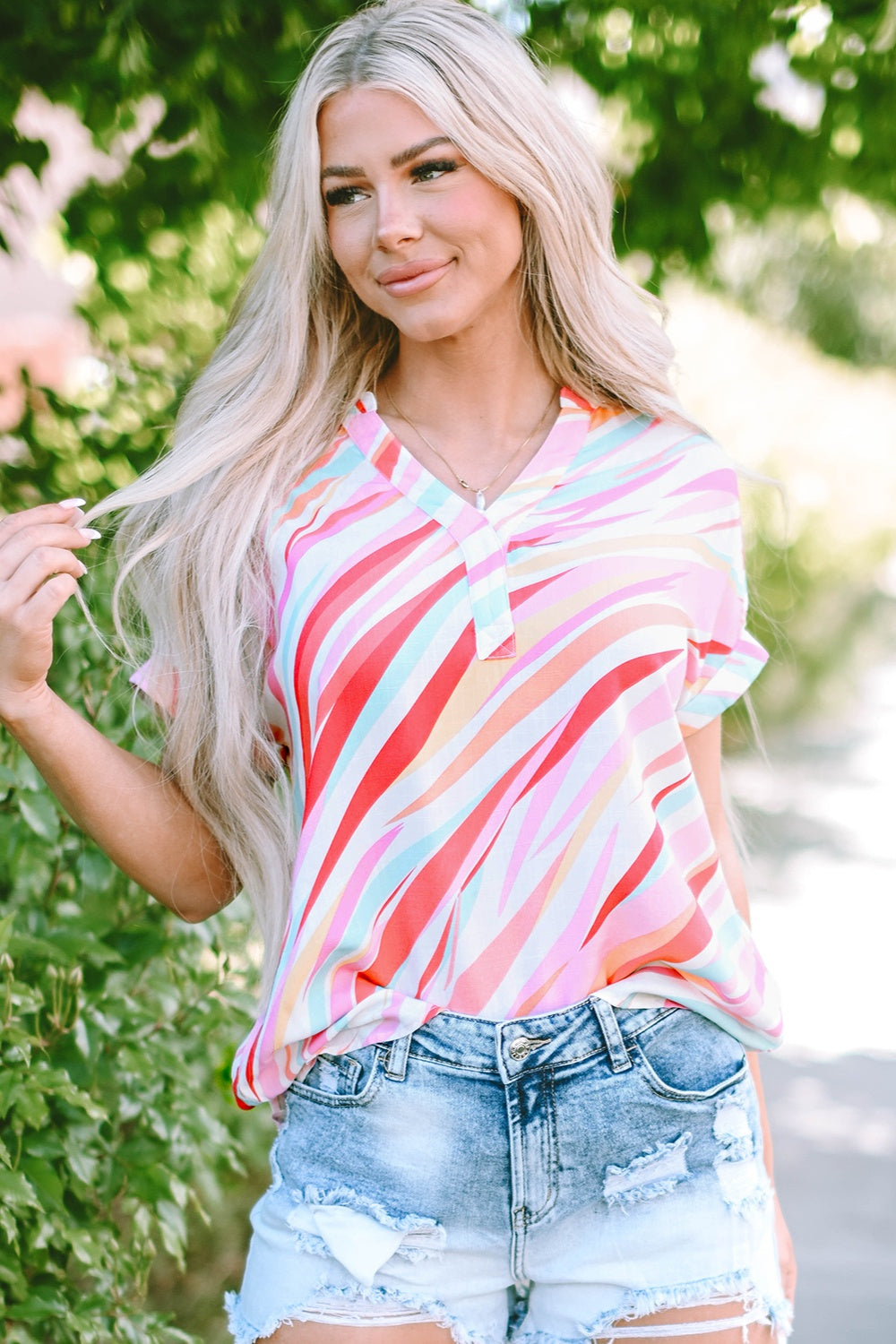 Color block V-neck half sleeve blouse.