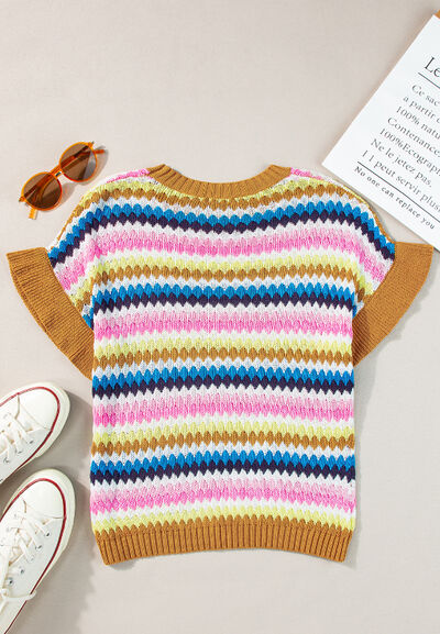 Contrast round neck short sleeve sweater.