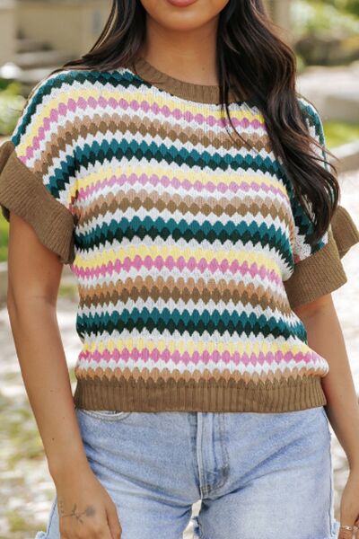 Contrast round neck short sleeve sweater.