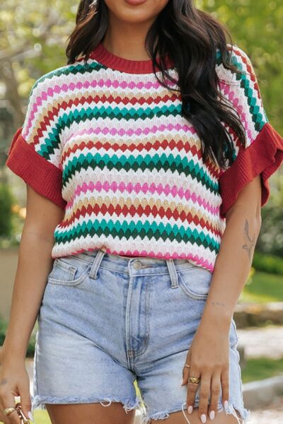 Contrast round neck short sleeve sweater.