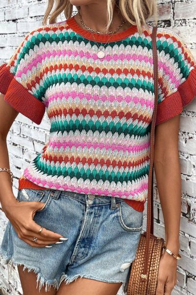 Contrast round neck short sleeve sweater.