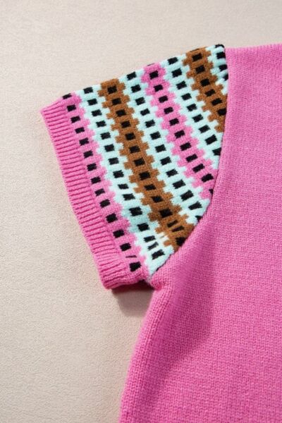 Contrast short sleeves round neck sweater.