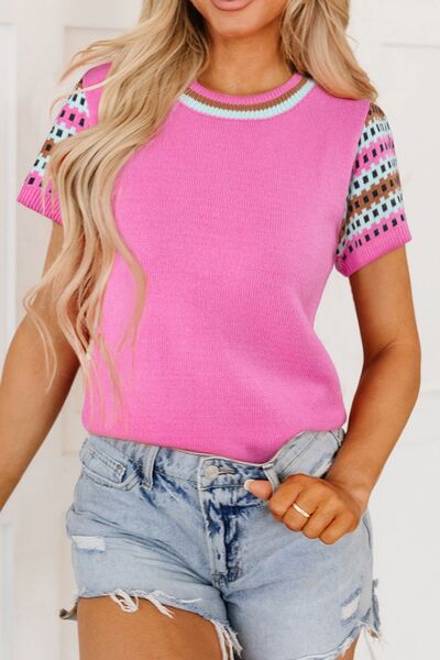 Contrast short sleeves round neck sweater.
