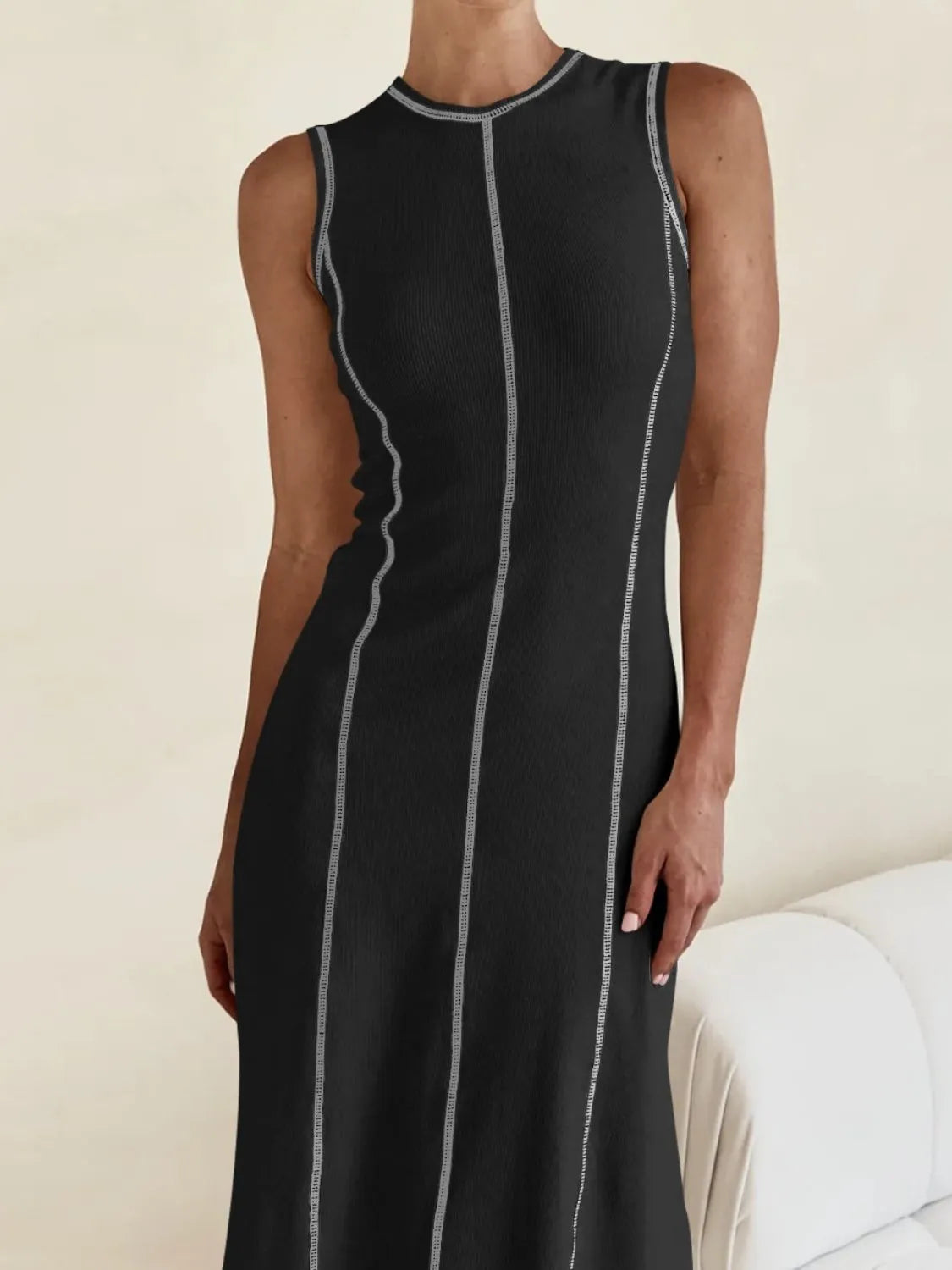 Contrast Stitching Round Neck Sleeveless Midi Dress.