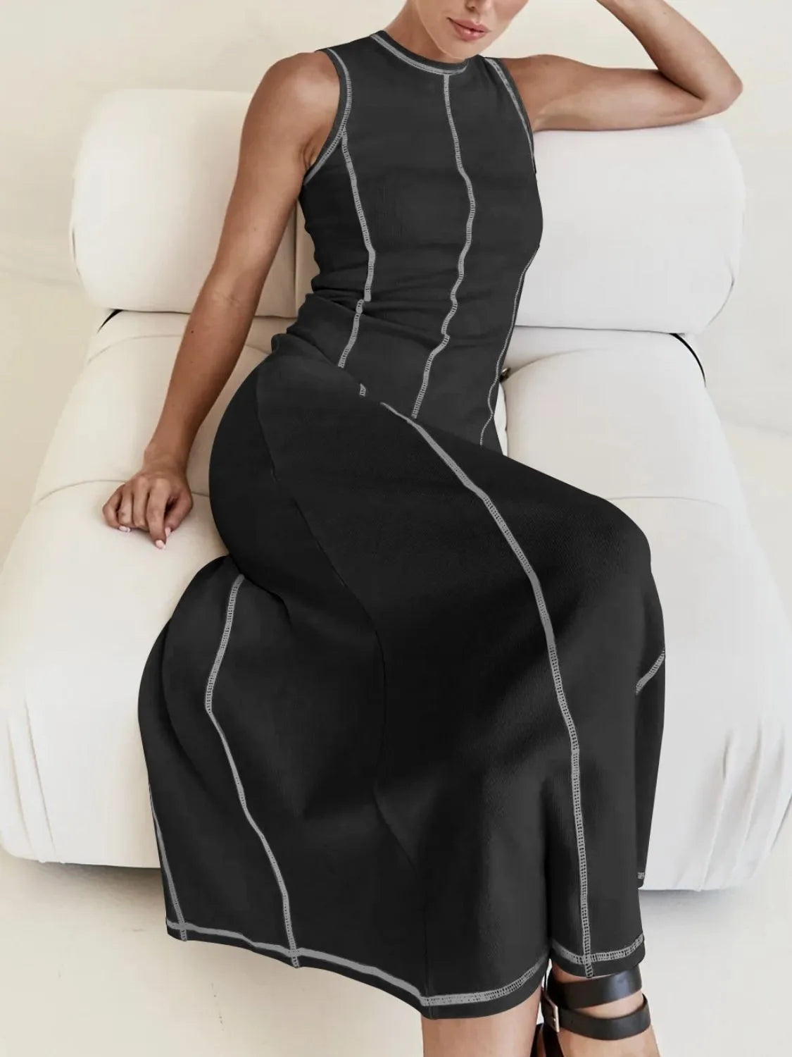 Contrast Stitching Round Neck Sleeveless Midi Dress.