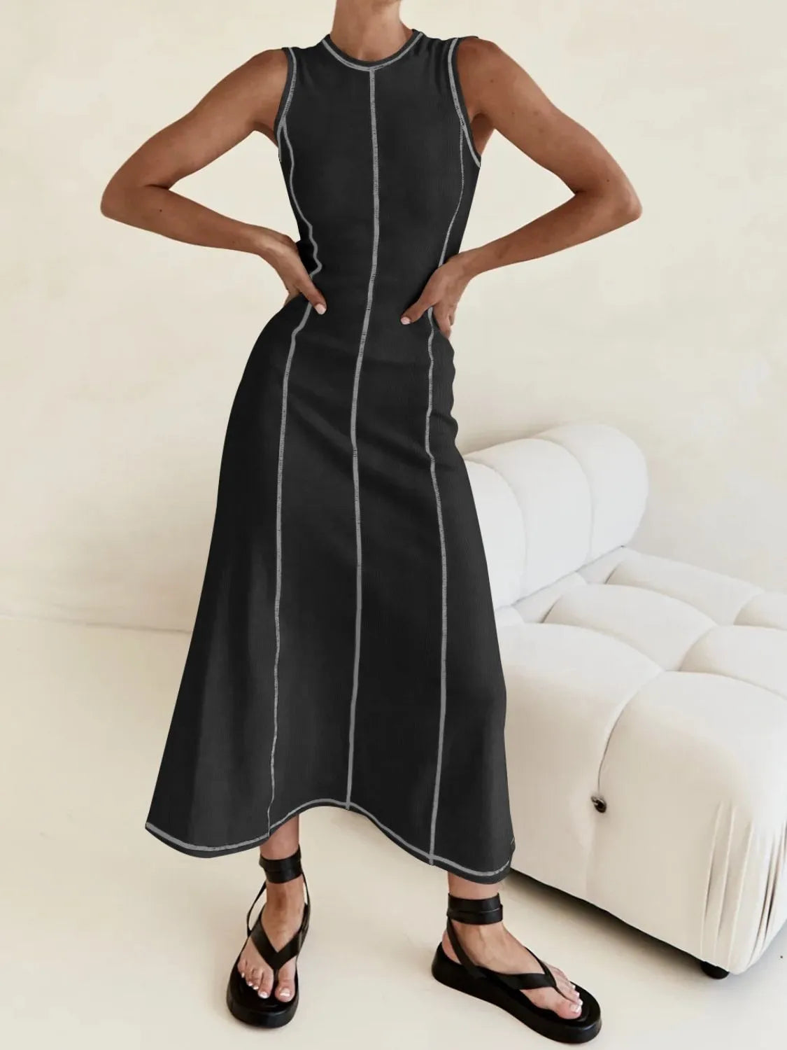 Contrast Stitching Round Neck Sleeveless Midi Dress.