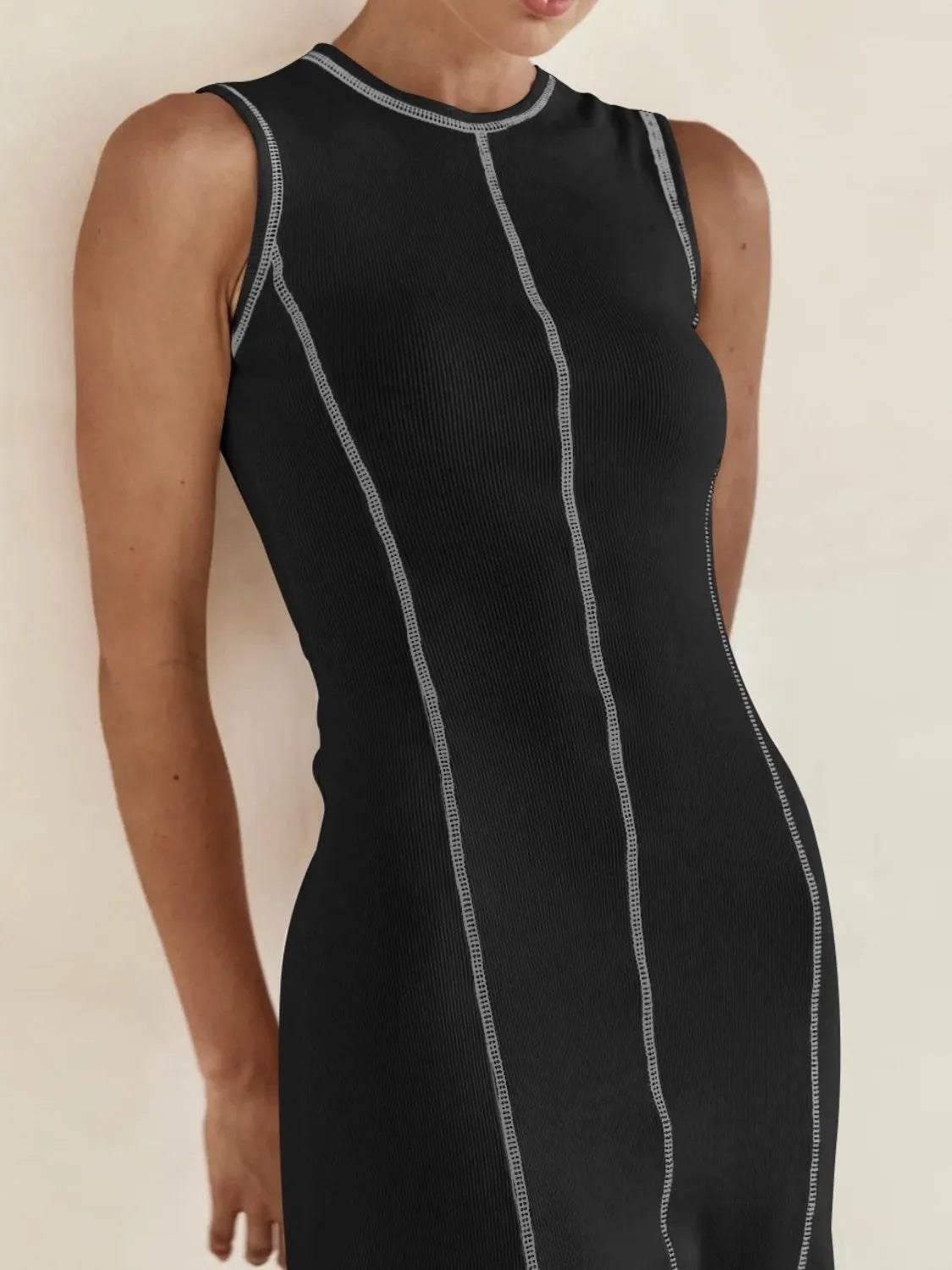Contrast Stitching Round Neck Sleeveless Midi Dress.